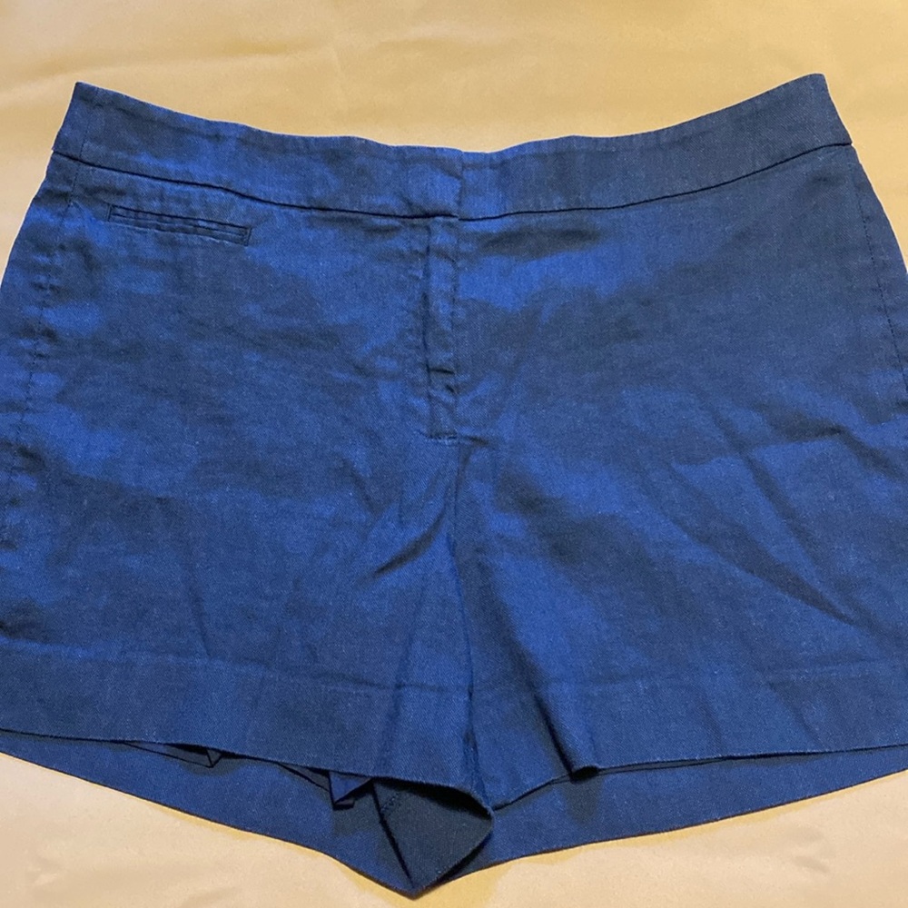 Excellent condition! White House, black market shorts